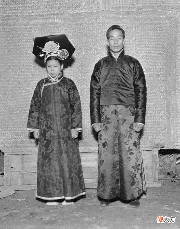 【爱历史】比劳斯莱斯都拉风，老北京姑娘出嫁得配三乘喜轿