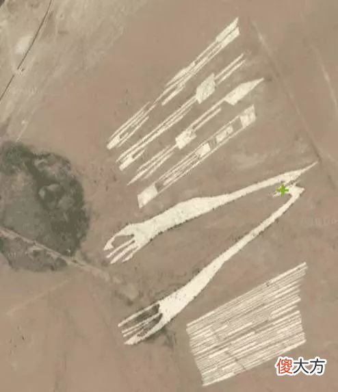 内蒙古二连浩特出现的“巨人手印”究竟是怎么回事