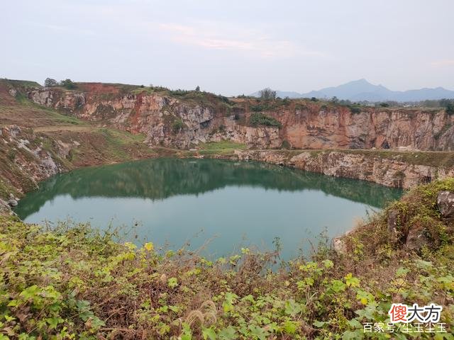 30米深潭惊现水怪，竟是人为！令人唏嘘不已！