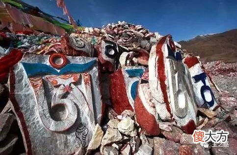 十二种诡异又邪门的纪念品 看你家有几件？