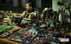 十二种诡异又邪门的纪念品 看你家有几件？