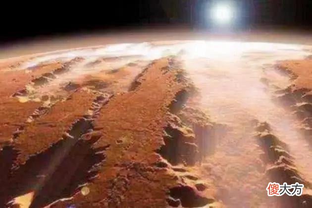 火星表面神秘蓝湖,NASA科学家已经破解蓝色原因