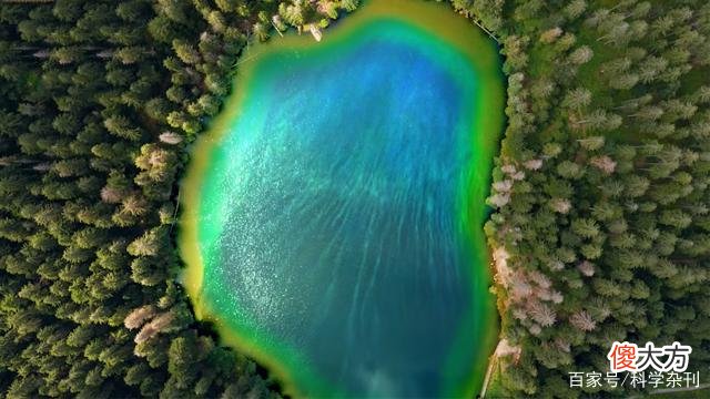 8个可怕的神秘湖泊：俄罗斯蓝湖，被认为是欧洲最深的湖泊之一