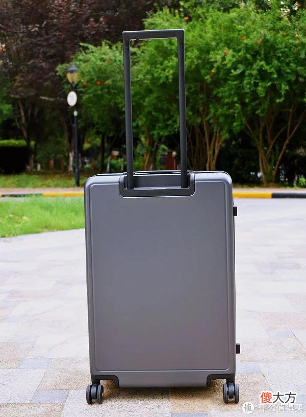 【就爱时尚】行李箱选得好，差旅没烦恼！地平线8号城市脉搏行李箱，质感突出，干湿分离，真的好用