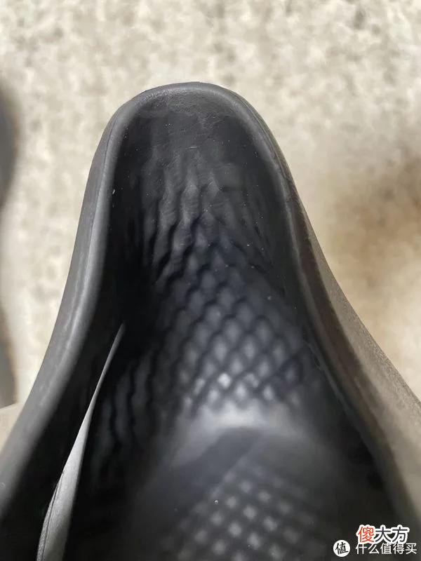 【时尚一点】Sneaker 篇一百七十六:Saucony与Yeezy Foam Runner