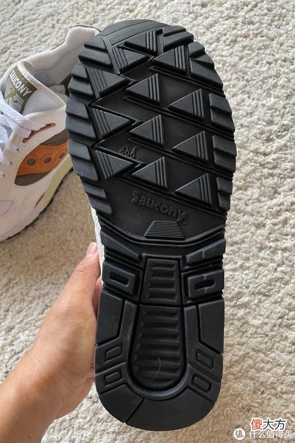 【时尚一点】Sneaker 篇一百七十六:Saucony与Yeezy Foam Runner