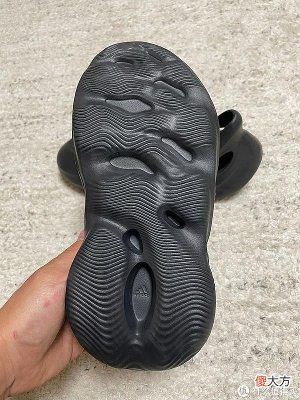 【时尚一点】Sneaker 篇一百七十六:Saucony与Yeezy Foam Runner