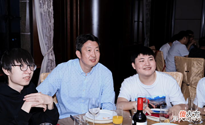 【游戏世界】Msi、亚运会LOL表演赛功臣离世,多位RNG队员发声送别