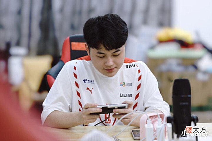 【游戏迷】小兽决胜局BP引争议,忆安成S组最弱边路,AG中辅节奏还是慢