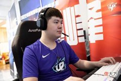 【游戏迷】谁才是LPL最强上单?Theshy上路交手Rich,老队友Rookie重回巅峰