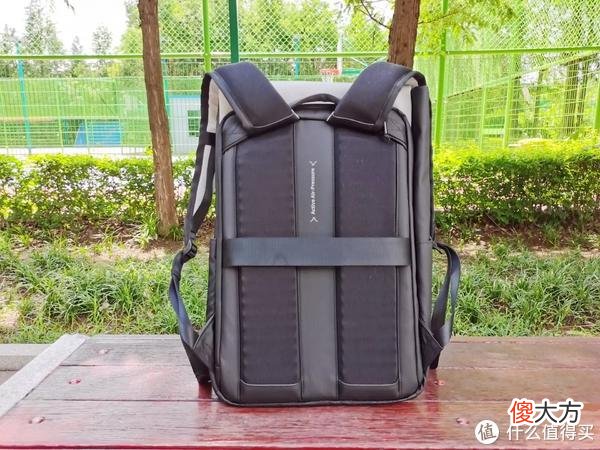 【时尚一点】时尚新坐标，地平线8号让中年油腻大叔年轻10岁