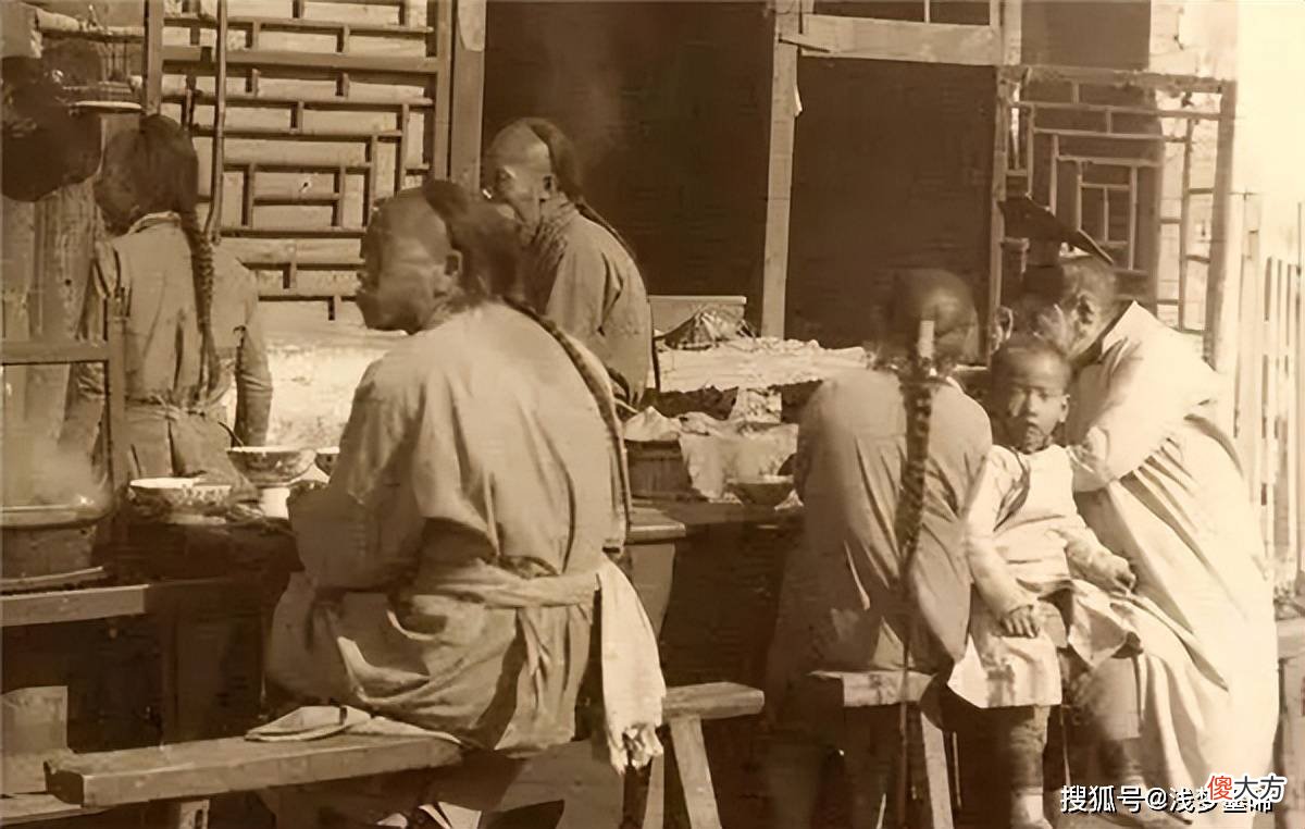 【爱历史】民间故事：清朝末代女子被雷击身亡，村民看到长命锁后惊恐万分