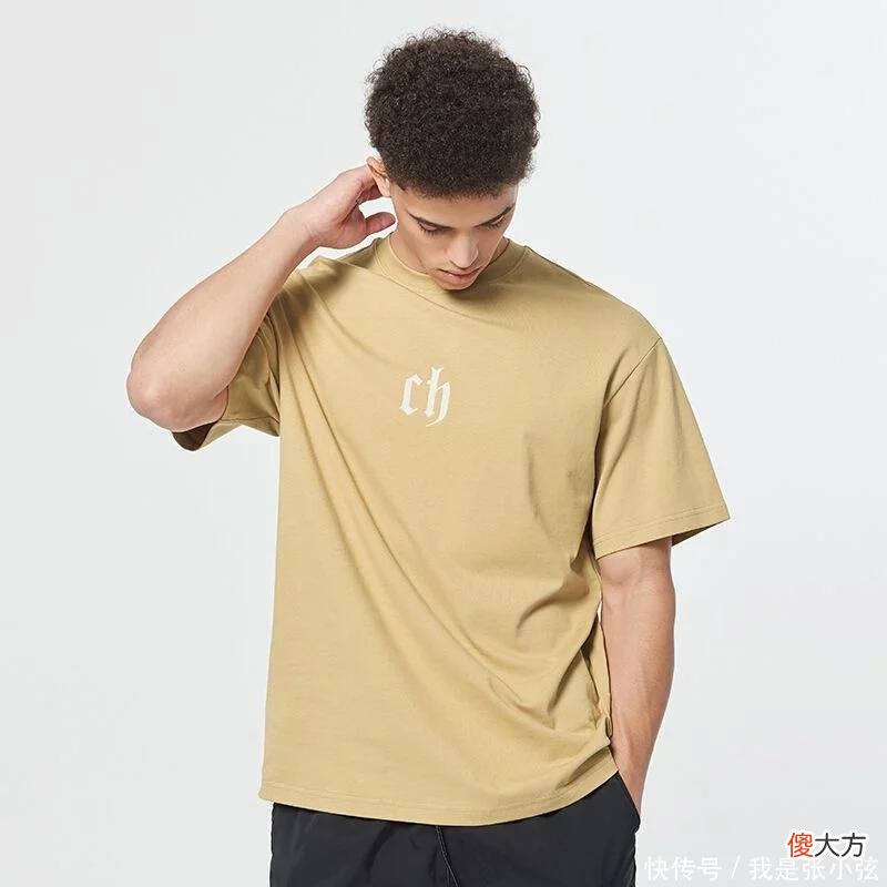 【就爱时尚】男人到中年少穿黑白灰，太老气！多穿这4种“年轻色”，减龄高级