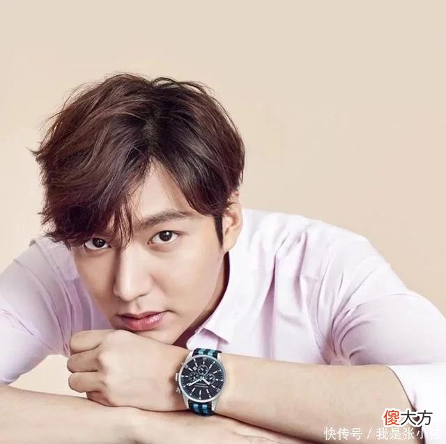 【就爱时尚】男人到中年少穿黑白灰，太老气！多穿这4种“年轻色”，减龄高级