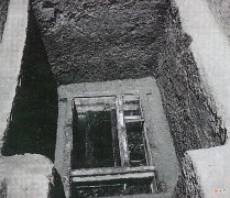 湖北惊现千年不腐男尸，考古人员从未见过，口含神秘玉印