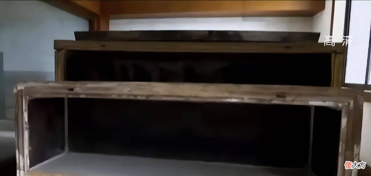 湖北惊现千年不腐男尸，考古人员从未见过，口含神秘玉印