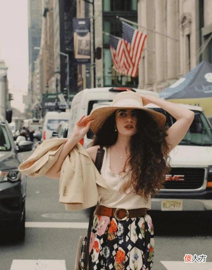 【时尚一点】ins时尚博主leanneansar一头慵懒卷发 风情万种的法式复古风穿搭