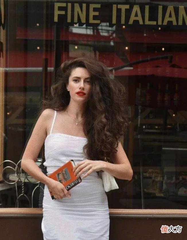 【时尚一点】ins时尚博主leanneansar一头慵懒卷发 风情万种的法式复古风穿搭