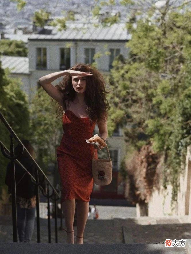 【时尚一点】ins时尚博主leanneansar一头慵懒卷发 风情万种的法式复古风穿搭