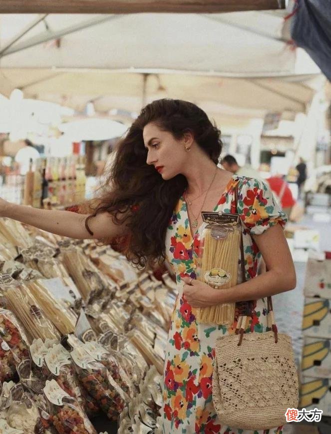 【时尚一点】ins时尚博主leanneansar一头慵懒卷发 风情万种的法式复古风穿搭