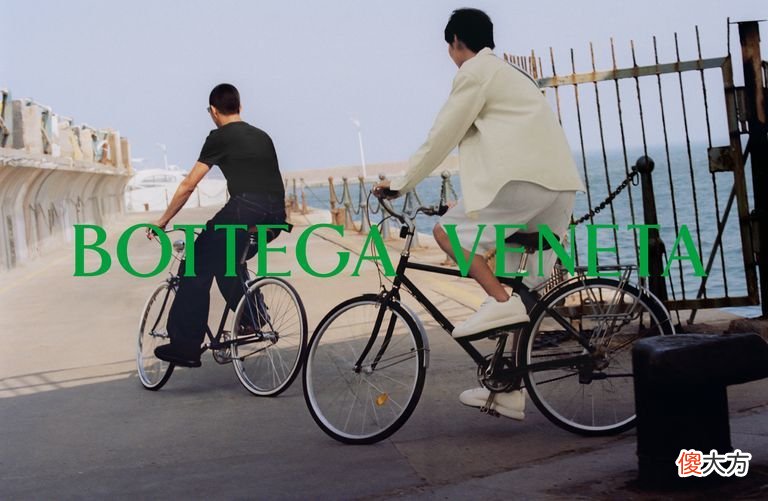【时尚一点】BOTTEGA VENETA 推出PILLOW运动鞋系列