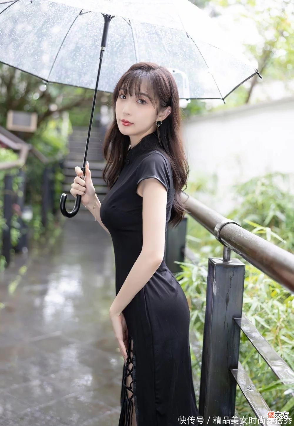 【时尚一点】改良版的中国风旗袍，自带清冷优雅的气质，每个女生都可以驾驭