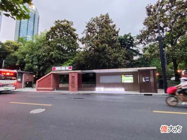 【时尚一点】或复古或海派或时尚，上海知名公交站点“大变身”