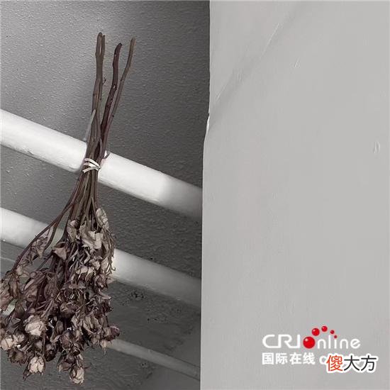 【就爱时尚】游走中意——新锐服装设计师李善兰的黑色表达