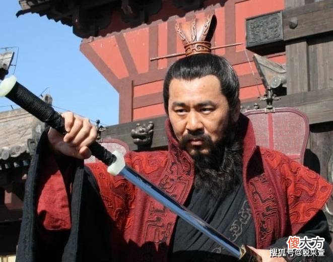 【爱历史】关羽投降曹操的话，能够在曹操阵营中排行第几？