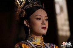 【历史故事】清朝妃子为啥都喜欢戴长指甲套?一是方便皇上,第二功能有些意外