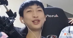【游戏世界】小超梦直播谈起自己的悲伤童年,也首次提及自己的失败感情经历