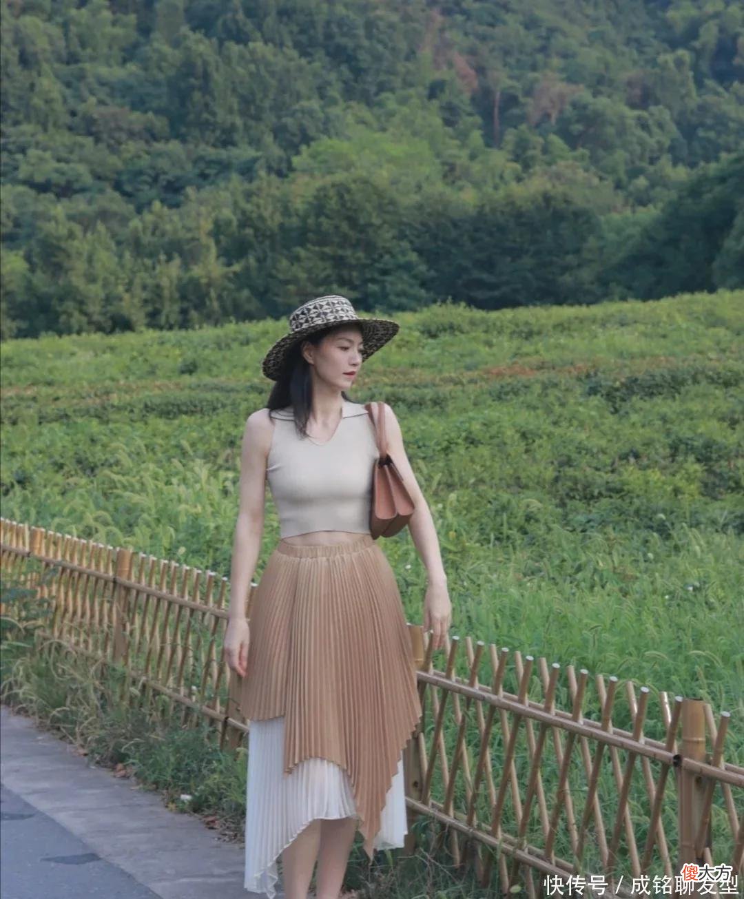 【时尚一点】50岁女人的精致穿搭，巧妙驾驭配色与搭配，让你气质满满又有品味