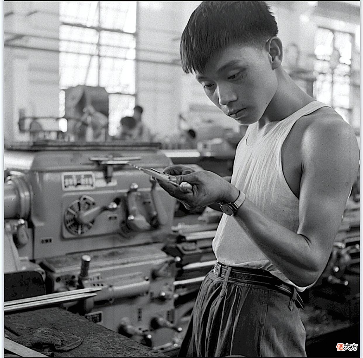 【爱历史】老照片：上世纪五十年代末的武汉，普通人生活平静