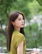 【就爱时尚】简约舒适又休闲的百变T恤衫，紧身或宽松，都能完美的把身材线条充分展现出来