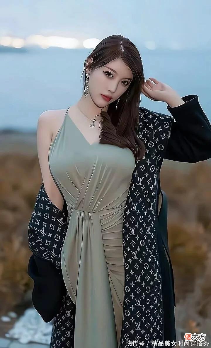 【时尚一点】清凉时尚又性感的吊带裙穿在身上，气质大不相同