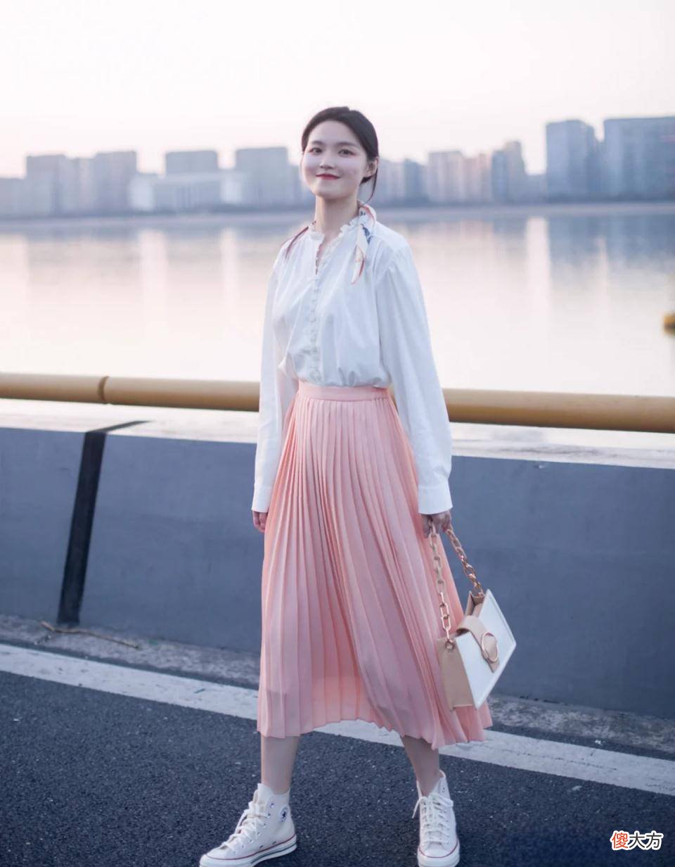 【时尚一点】衬衫裙的搭配技巧，如何穿出美丽女神