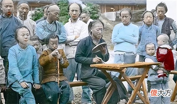 【历史故事】百年前，法国摄影家拍下罕见清朝人真实样貌彩照，差距真的太大了