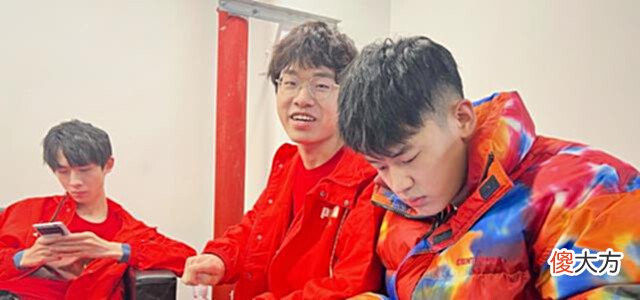 【游戏迷】KPL精彩继续:乱了套的A组中,hero久竞直冲S组,XYG也还有机会!
