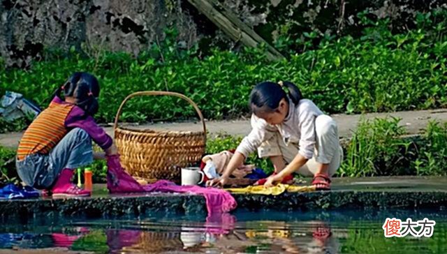 【爱历史】一个破旧“搓衣板”,上面竟然刻有圣旨?几十年来没有人发现!