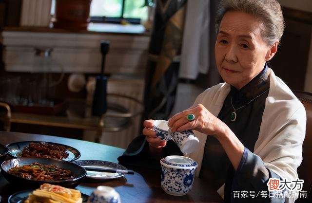 【时尚一点】不管什么年纪的女人，戴配饰建议避开这“3种”，显老又显土