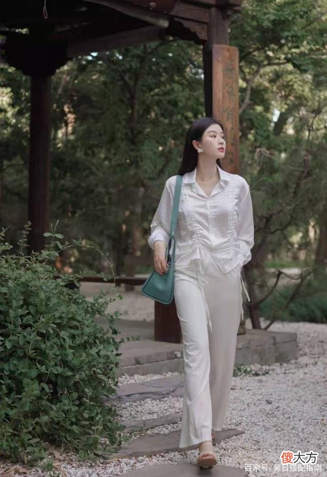 【时尚一点】夏日穿阔腿裤，白色是首选！这6套穿搭示范，照着穿更时髦显气质