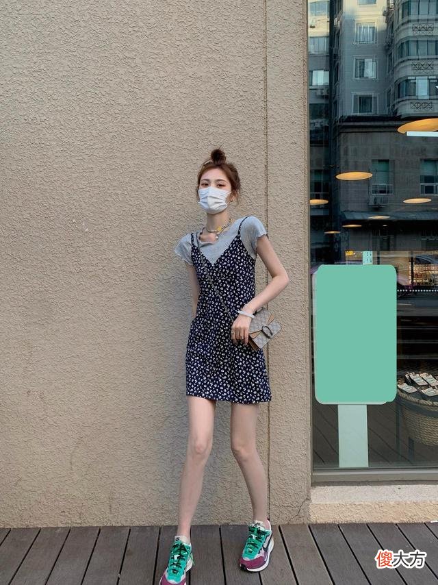 【时尚一点】初夏的浪漫都在碎花里穿搭