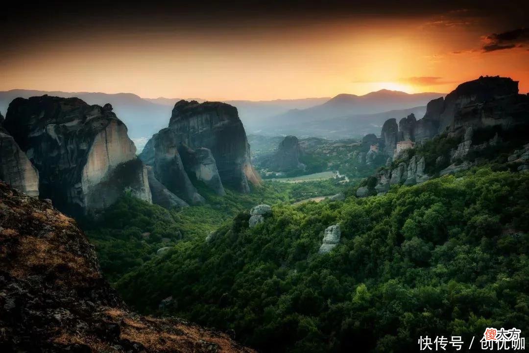 【十二星座】下半年，逐月富起来，操心事变少，有钱有势，日子不难的3个生肖