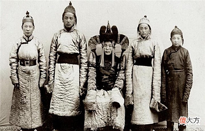【历史故事】外蒙古教科书是如何介绍自己的历史的?写的基本都是和我国的关系