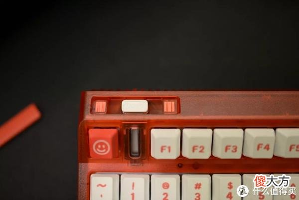 【时尚一点】热得快炸了的魔都夏日，这款IQUNIX OG80快乐贩卖机和你更配哦！