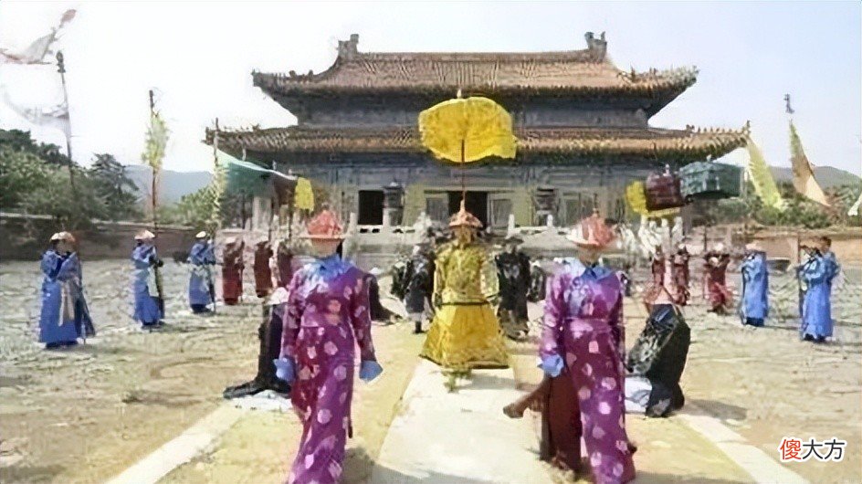 【历史故事】清朝上朝的时候说满语还是汉语？清朝的官方语言只有一种？