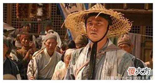 【爱历史】朱元璋和一小官喝酒唠家常，最后让他官升十级