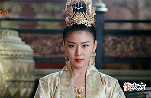 【历史故事】她是外国女子，却成中国皇后，上位第一件事，派大军围剿自己母国！