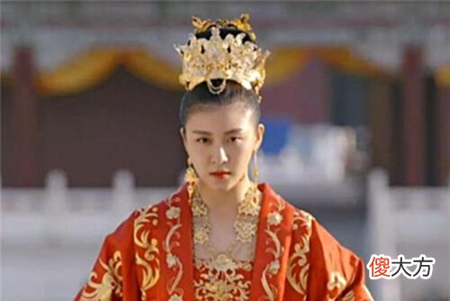 【历史故事】她是外国女子，却成中国皇后，上位第一件事，派大军围剿自己母国！