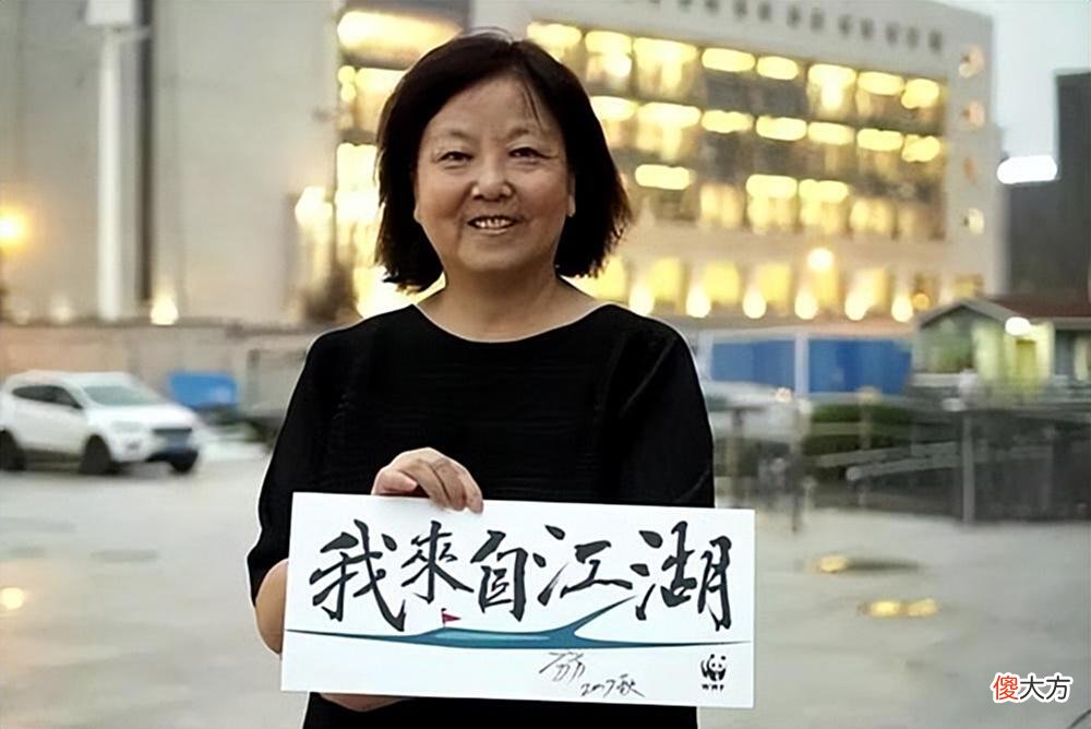 【历史故事】造中国人的谣，到美国去卖钱？方方武汉日记上架被骂惨了